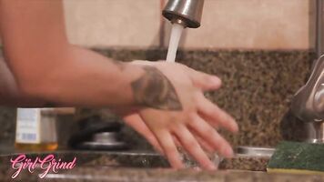 Girl Grind - Ebony Lesbians Honey Gold, Nia Nacci