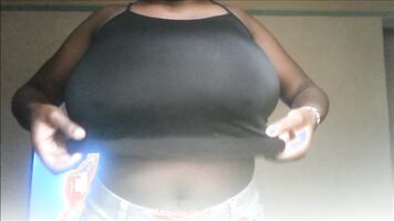 Kenyan girlfriend Boob/Nipple play